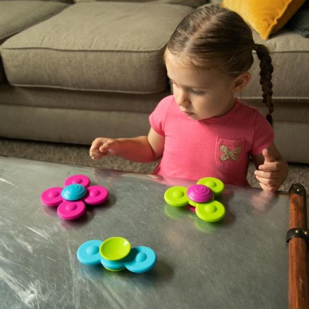 Набор прорезывателей-спиннеров с присосками Fat Brain Toys Whirly Squigz 3 шт. F210ML Набор прорезывателей-спиннеров с присосками Fat Brain Toys Whirly Squigz 3 шт. F210ML