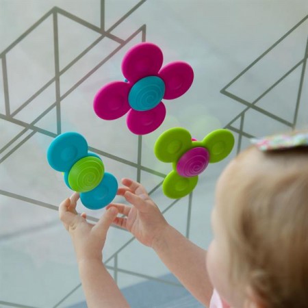 Набор прорезывателей-спиннеров с присосками Fat Brain Toys Whirly Squigz 3 шт. F210ML Набор прорезывателей-спиннеров с присосками Fat Brain Toys Whirly Squigz 3 шт. F210ML