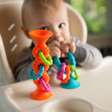 Прорезыватель-погремушка на присосках Fat Brain Toys pipSquigz Loops оранжевый F165ML Прорезыватель-погремушка на присосках Fat Brain Toys pipSquigz Loops оранжевый F165ML