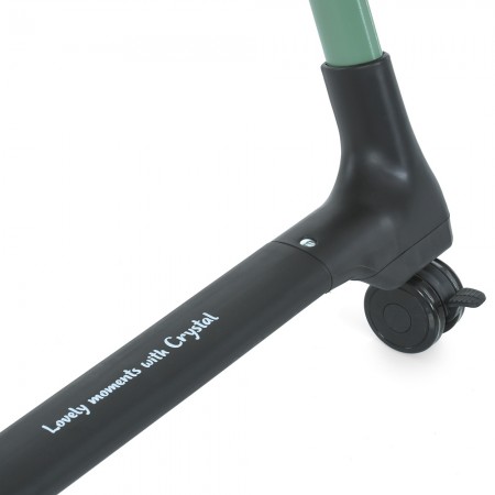 Стульчик ME 1037-B CRYSTAL Green для кормления, 5-точ. ремни, матрас, 4 колеса, кож., зеленый Стульчик ME 1037-B CRYSTAL Green для кормления, 5-точ. ремни, матрас, 4 колеса, кож., зеленый