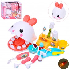 Игровой набор доктора стоматолога BabyToys 8392WB со светом, 19 предметов Игровой набор доктора стоматолога BabyToys 8392WB со светом, 19 предметов