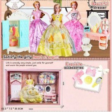 Кукла BabyToys 8705-1 с гардеробом и косметичным столиком Кукла BabyToys 8705-1 с гардеробом и косметичным столиком