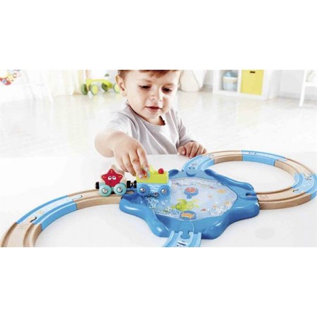 Игрушечная железная дорога Hape Подводный мир 15 эл. E3827 Игрушечная железная дорога Hape Подводный мир 15 эл. E3827