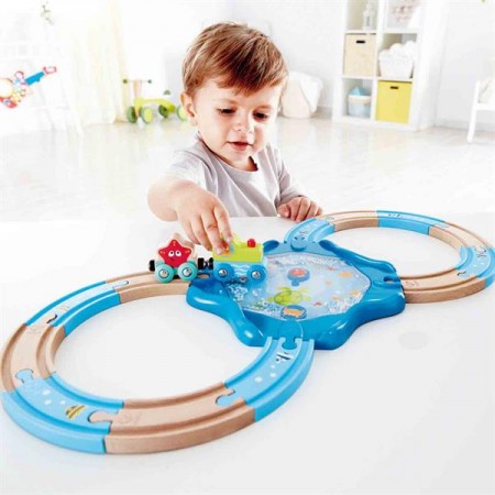 Игрушечная железная дорога Hape Подводный мир 15 эл. E3827 Игрушечная железная дорога Hape Подводный мир 15 эл. E3827