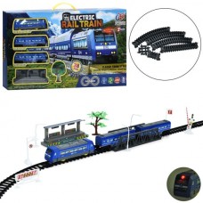 Железная дорога BabyToys JHX5612 со светом и звуком Железная дорога BabyToys JHX5612 со светом и звуком