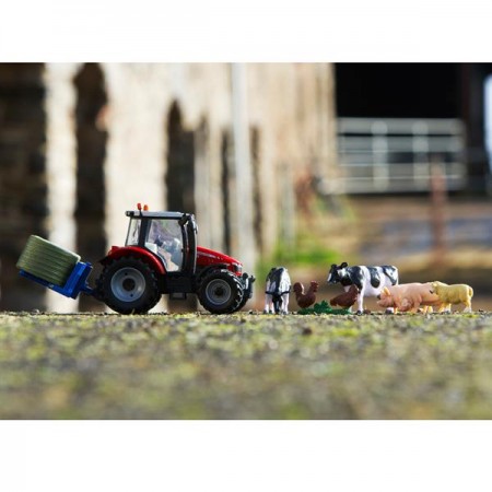 Набор Britains Модель трактора Massey Ferguson 5612 с вилами и фигурками 1: 32 Набор Britains Модель трактора Massey Ferguson 5612 с вилами и фигурками 1: 32
