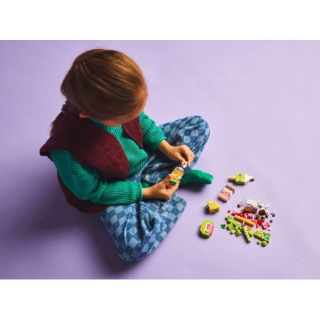 Конструктор LEGO Classic Творческие друзья с едой, 150 деталей 11039