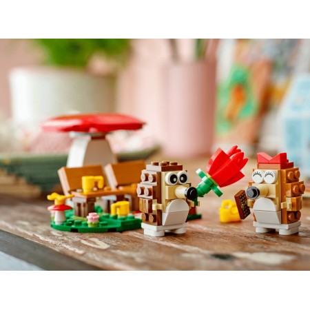 Конструктор LEGO Icons Романтический пикник ежиков, 166 деталей 40711 Конструктор LEGO Icons Романтический пикник ежиков, 166 деталей 40711