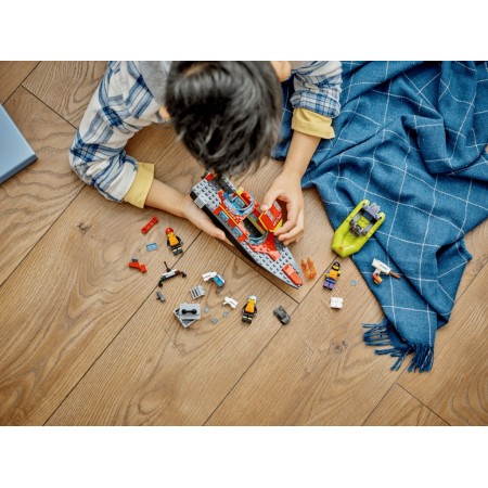 Конструктор LEGO City Лодка пожарной бригады, 144 детали 60373 Конструктор LEGO City Лодка пожарной бригады, 144 детали 60373