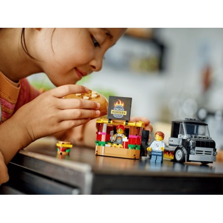 Конструктор LEGO City Бургерная, 194 деталей 60404 Конструктор LEGO City Бургерная, 194 деталей 60404