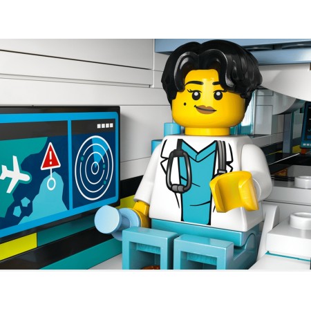 Конструктор LEGO City Самолет скорой медицинской помощи, 403 детали 60465 Конструктор LEGO City Самолет скорой медицинской помощи, 403 детали 60465