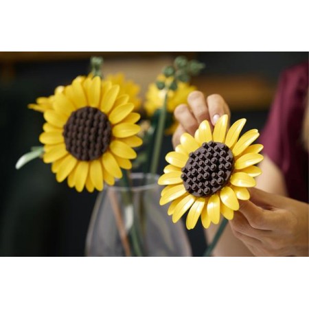 Конструктор LEGO Botanicals Букет подсолнухов 686 деталей Конструктор LEGO Botanicals Букет подсолнухов 686 деталей