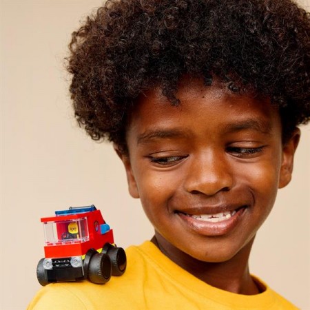 Конструктор LEGO City Автівки — Пожежна машина 67 Деталей Конструктор LEGO City Автівки — Пожежна машина 67 Деталей