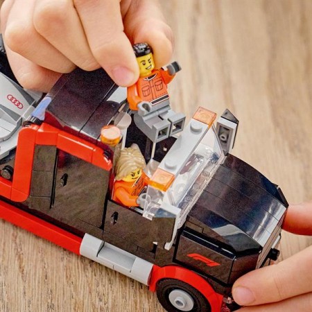 Конструктор LEGO® City Вантажівка для демонстрації F1® із перегоновим автомобілем Audi F1® 508 деталей