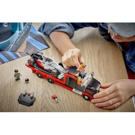 Конструктор LEGO® City Вантажівка для демонстрації F1® із перегоновим автомобілем Audi F1® 508 деталей