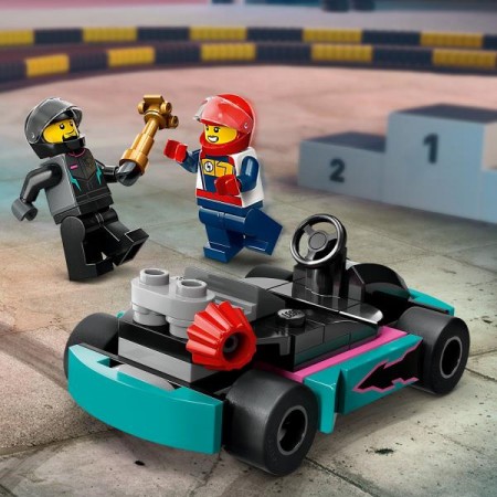 Конструктор LEGO City Картинг и гонщики 99 деталей Конструктор LEGO City Картинг и гонщики 99 деталей