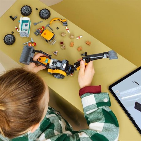 Конструктор LEGO® City Жовтий екскаватор-навантажувач - Будівельна іграшка, 301 деталей Конструктор LEGO® City Жовтий екскаватор-навантажувач - Будівельна іграшка, 301 деталей