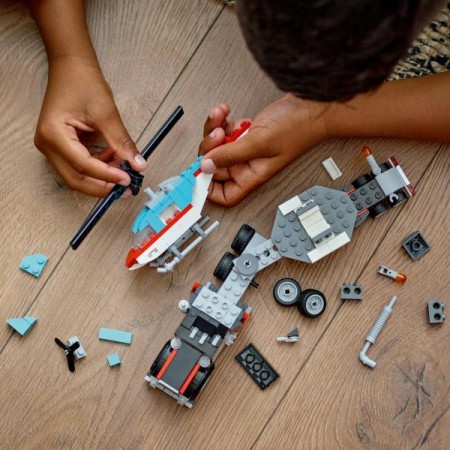 Конструктор LEGO Creator Бортовой грузовик с вертолетом 270 деталей Конструктор LEGO Creator Бортовой грузовик с вертолетом 270 деталей