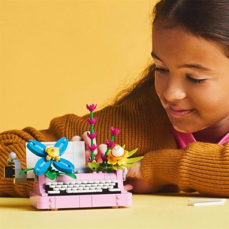 Конструктор LEGO Creator Друкарська машинка з квітами 363 деталі Конструктор LEGO Creator Друкарська машинка з квітами 363 деталі