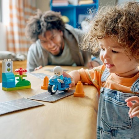 Конструктор LEGO DUPLO Town Синий полицейский мотоцикл 11 Деталей 10471 