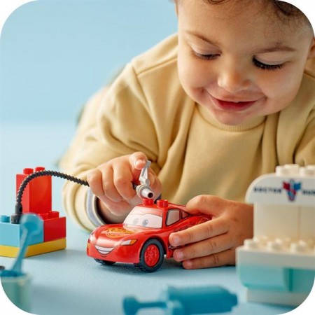 Конструктор LEGO Duplo Disney Визит МакКвіина в гараж Дока