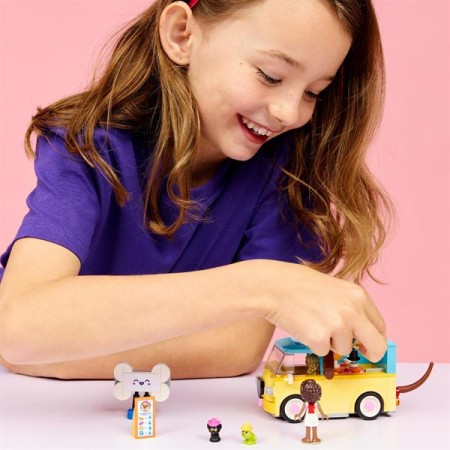 Конструктор LEGO Friends Фургон з аксесуарами для улюбленців 237 Деталі 42678