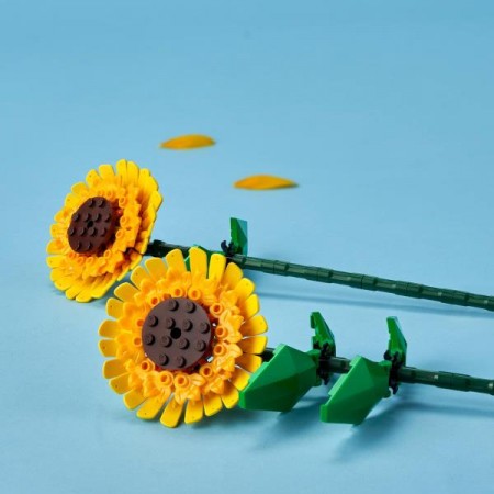 Конструктор LEGO Icons Соняшники 191 деталь