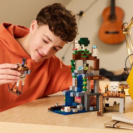 Конструктор LEGO® Minecraft™ Станция хозяев Геймерская игрушка для сюжетной игры, 754 детали Конструктор LEGO® Minecraft™ Станция хозяев Геймерская игрушка для сюжетной игры, 754 детали