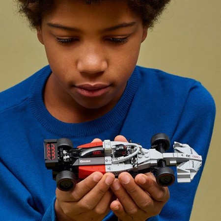 Конструктор LEGO® Speed Champions Гоночний автомобіль Audi Revolut F1® Team R26 216 деталей Конструктор LEGO® Speed Champions Гоночний автомобіль Audi Revolut F1® Team R26 216 деталей
