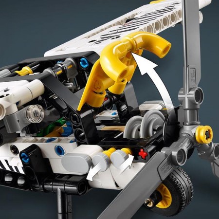 Конструктор LEGO Technic Буш-самолет 333 детали Конструктор LEGO Technic Буш-самолет 333 детали
