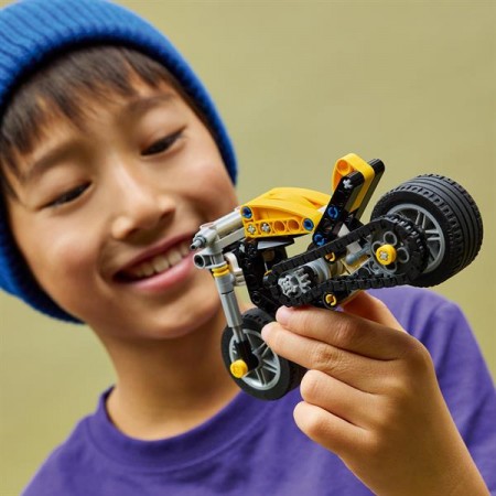 Конструктор LEGO Technic Жёлтый мотоцикл 151 деталь Конструктор LEGO Technic Жёлтый мотоцикл 151 деталь