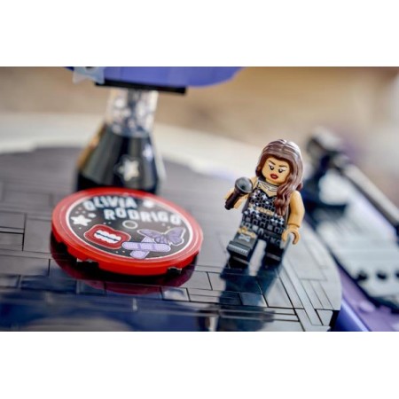 Конструктор Концертная луна Оливии Родриго LEGO® Editions Конструктор Концертная луна Оливии Родриго LEGO® Editions