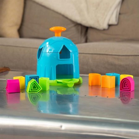 Сортер Фабрика форм Fat Brain Toys Shape Factory FA267-1 Сортер Фабрика форм Fat Brain Toys Shape Factory FA267-1