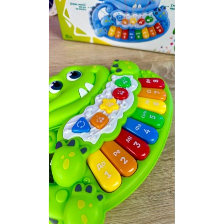 Детское пианино WToys 87270 с подсвечиванием и мелодиями Детское пианино WToys 87270 с подсвечиванием и мелодиями