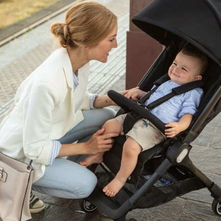 Прогулянкова коляска Chicco WE арт. 79885.95 колір Чорний Прогулянкова коляска Chicco WE арт. 79885.95 колір Чорний