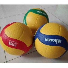 Волейбольный мяч BabyToys С 76433 разные цвета
