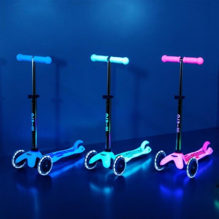 Трехколесный самокат Micro Mini Deluxe Glow LED светящийся розовый MMD217 Трехколесный самокат Micro Mini Deluxe Glow LED светящийся розовый MMD217
