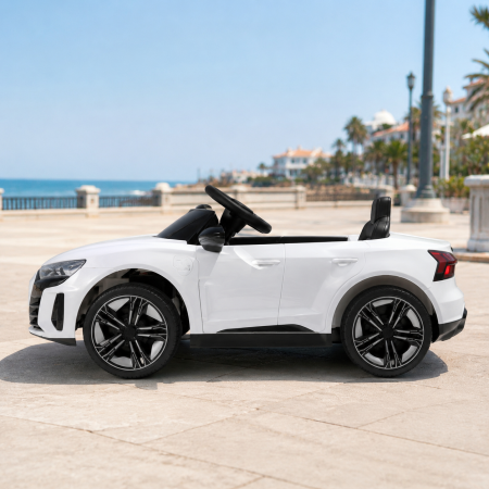 Детский электромобиль Bambi M 4938 EBLR-1 Audi RS e-tron GT белый, 2 мотора по 30W, EVA, экокожа, MP3, USB, TF, Bluetooth