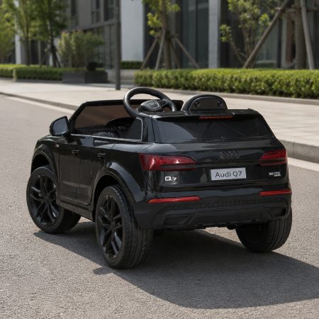 Дитячий електромобіль Джип Audi Q7 M 5796EBLR-2, 2 мотори по 35W, EVA, екошкіра, MP3, USB, Bluetooth, чорний
