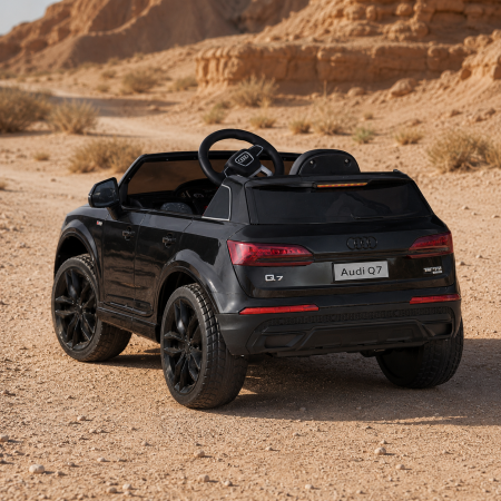 Дитячий електромобіль Джип Audi Q7 M 5796EBLR-2, 2 мотори по 35W, EVA, екошкіра, MP3, USB, Bluetooth, чорний