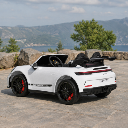 Детский электромобиль Porsche 911 GT3 RS M 6111EBLR-1 двухместный, 2 мотора по 320W, EVA, кожа, MP3, Bluetooth, белый Детский электромобиль Porsche 911 GT3 RS M 6111EBLR-1 двухместный, 2 мотора по 320W, EVA, кожа, MP3, Bluetooth, белый