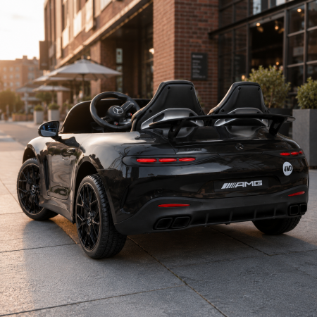 Двомісний дитячий електромобіль Mercedes-AMG GT R Roadster M 6313EBLRS-2 чорний, 4 мотори по 200W, EVA, екошкіра, MP3, Bluetooth