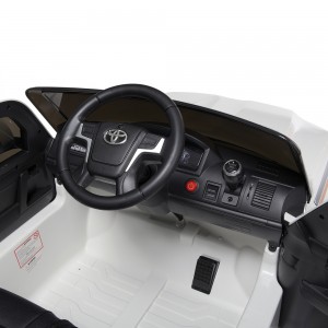 Детский электромобиль Джип Bambi JJ 2022 EBLR-1 Toyota Land Cruiser, белый
