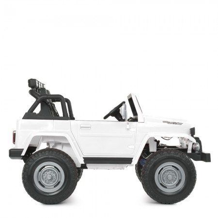Детский электромобиль Джип Toyota Land Cruiser FJ40 Bambi M 4968 EBLR-1 двухместный белый, 4 мотора по 80W, EVA, кожа, USB, Bluetooth, свет Детский электромобиль Джип Toyota Land Cruiser FJ40 Bambi M 4968 EBLR-1 двухместный белый, 4 мотора по 80W, EVA, кожа, USB, Bluetooth, свет