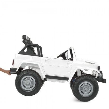 Детский электромобиль Джип Toyota Land Cruiser FJ40 Bambi M 4968 EBLR-1 двухместный белый, 4 мотора по 80W, EVA, кожа, USB, Bluetooth, свет Детский электромобиль Джип Toyota Land Cruiser FJ40 Bambi M 4968 EBLR-1 двухместный белый, 4 мотора по 80W, EVA, кожа, USB, Bluetooth, свет