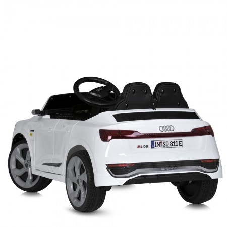 Дитячий електромобіль Bambi M 5899 EBLR-1 Audi SQ8, білий Дитячий електромобіль Bambi M 5899 EBLR-1 Audi SQ8, білий
