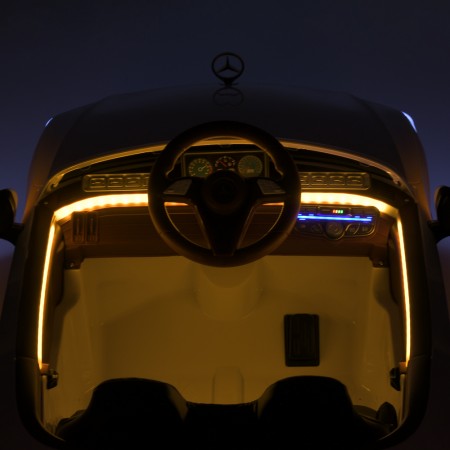 Машина M 6020EBLR-1 на радиоуправлении, 1акум12V10AH, 4*35W, MP3, USB, TF, BLUETOOTH, APP, EVA, шкіра, музыка, свет, білий