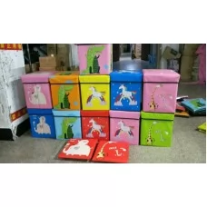 Пуфик-короб для іграшок BabyToys різні кольори пластик Пуфик-короб для іграшок BabyToys різні кольори пластик