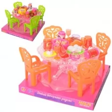 Детская столовая BabyToys A8-682 со столом и 4 стульями Детская столовая BabyToys A8-682 со столом и 4 стульями
