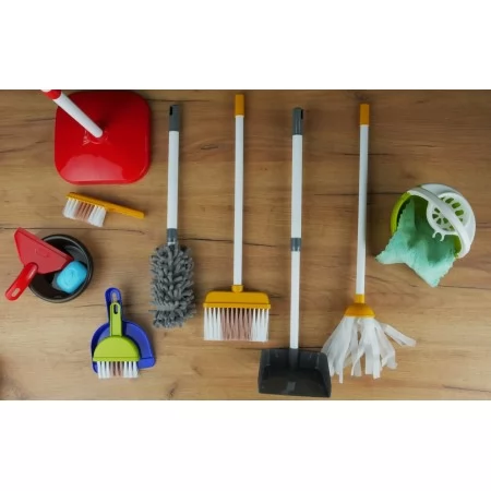 Набор для уборки BabyToys 667-74 18 предметов пластик Набор для уборки BabyToys 667-74 18 предметов пластик
